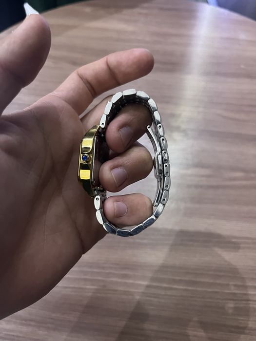 Продам наручные часы женс