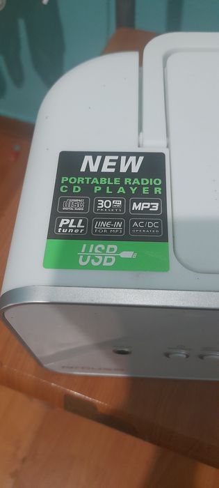 Radio casetofon cu Cd,usb ,si aux NOU!!