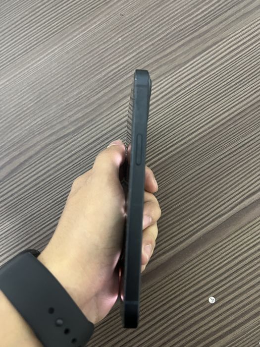 Продам iphone 13