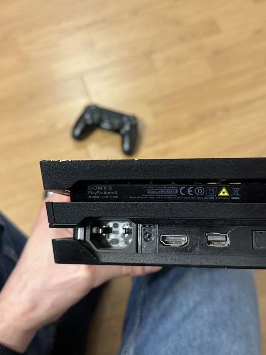 Sony PlayStation 4 Pro • 1TB • PS4 Pro