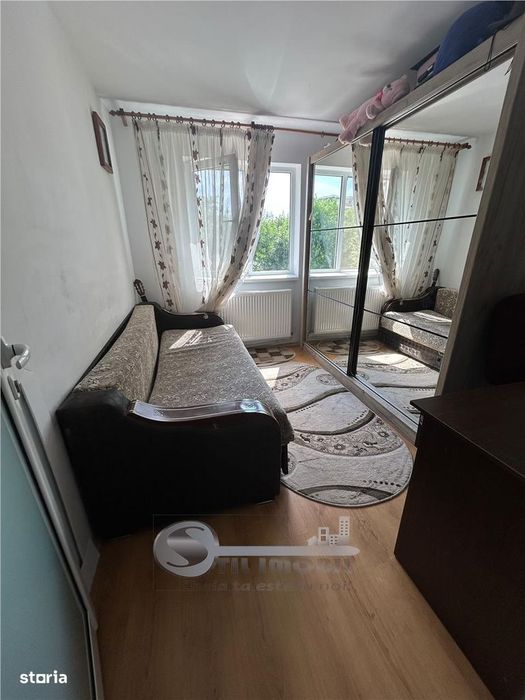 Apartament 3 camere semidecomandat Pacurari - Etaj 3