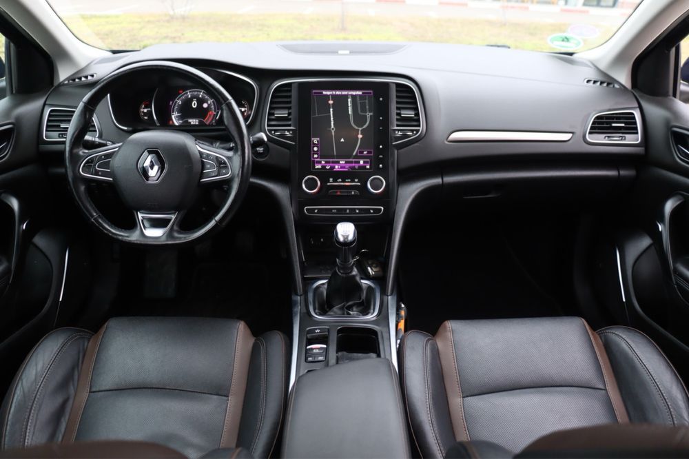 Renault Megane 12 TCE Serie Signarure S