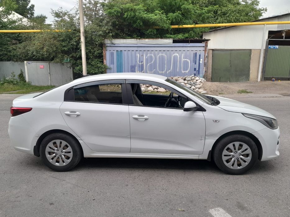 Продам Кia rio 2019 год