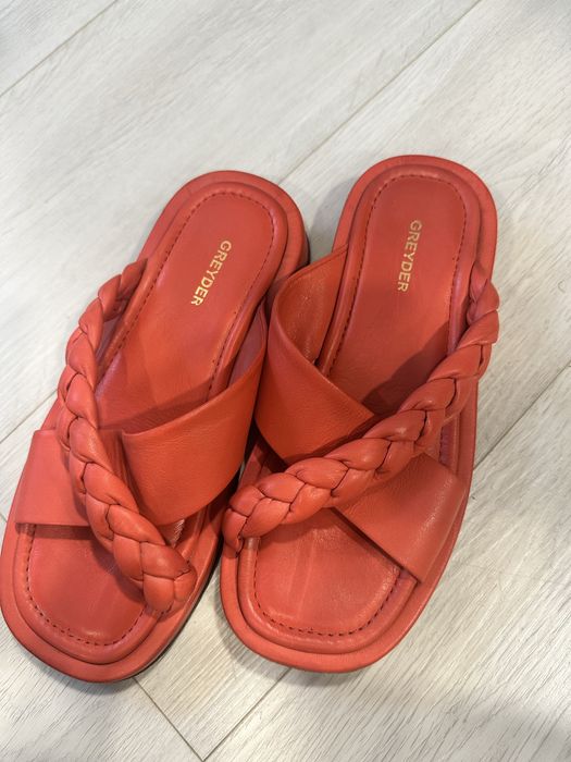 Кожаные тапочки Greyder