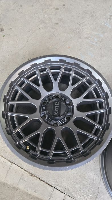 Диски KMC Оригинал r18 9j 139.7 et0