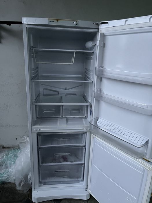 Продам холодильник