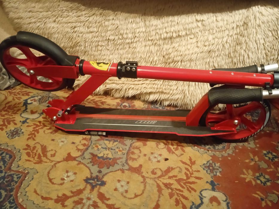 Детски велосипеди, тротинетки и скейтборд