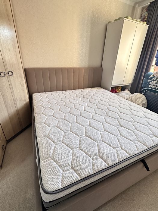 Кровать с ящиком+матрас