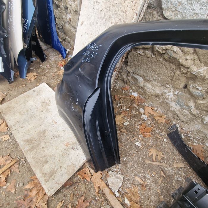 Peugeot 208 GT 2022 десен калник панел