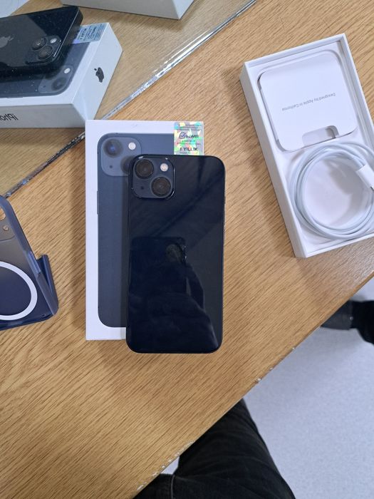 IPhone 13 yangi karobka xujjatlari joyida