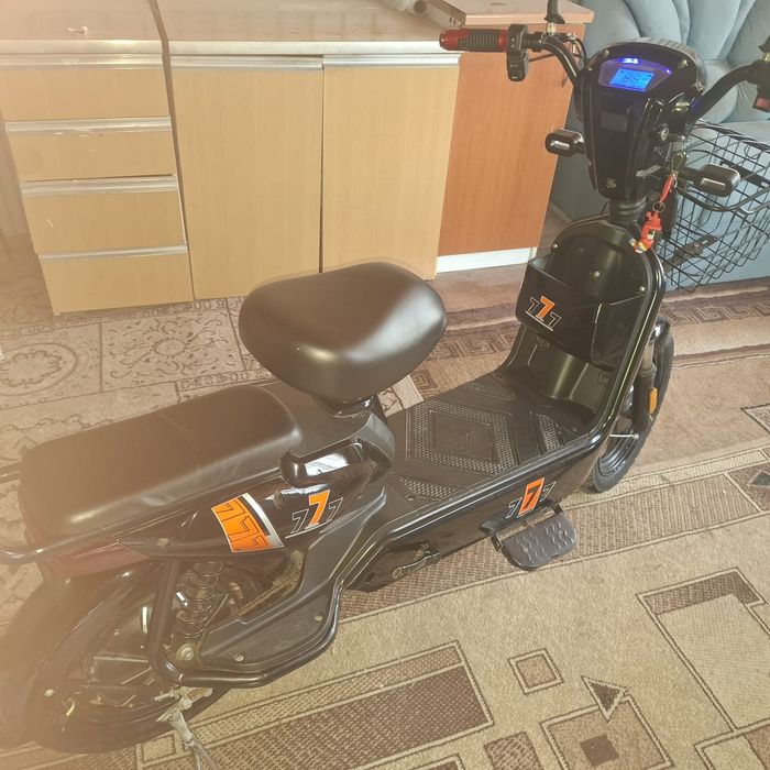 Электро скутер продам