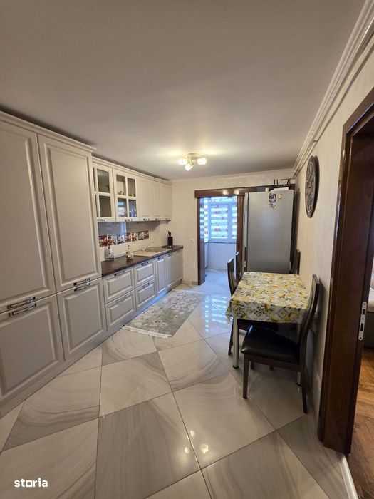 Apartament cu 3 camere decomandate, Obcini