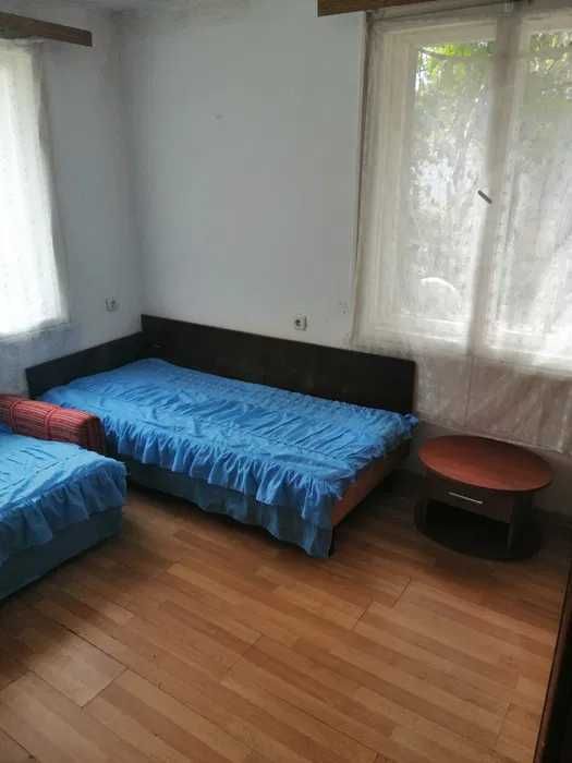 Дава се под наем Етаж от къща в Велико Търново, Варуша - 70 кв.м за 200 € - Снимка #4