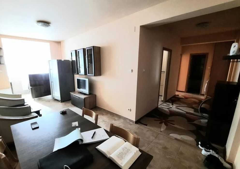 Дава се под наем Тристаен апартамент в Пловдив, Изгрев - 90 кв.м за 311.1 € - Снимка #2