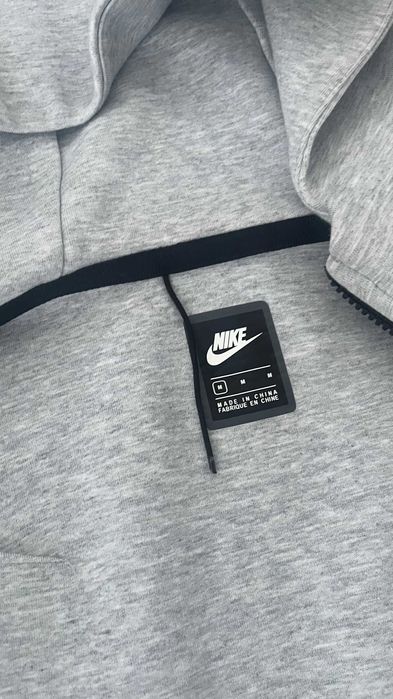 Nike Tech Fleece gri