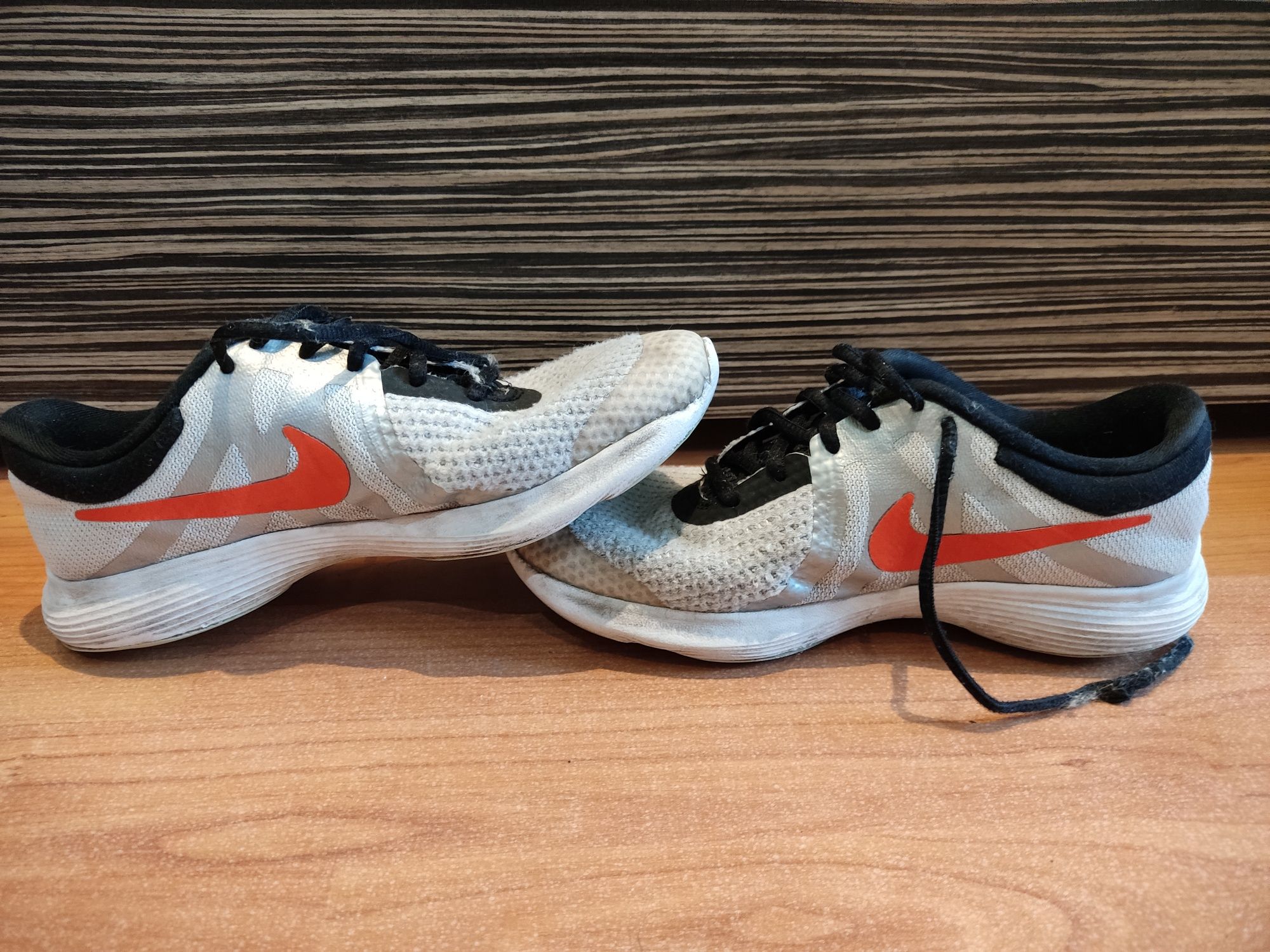 Nike revolution 4 sd 38 OLX.bg