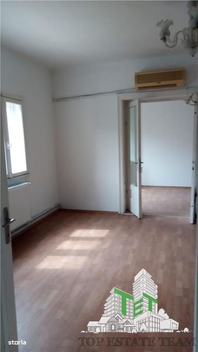 Casa 6 camere de inchiriat , activitate comerciala sau office , parcar