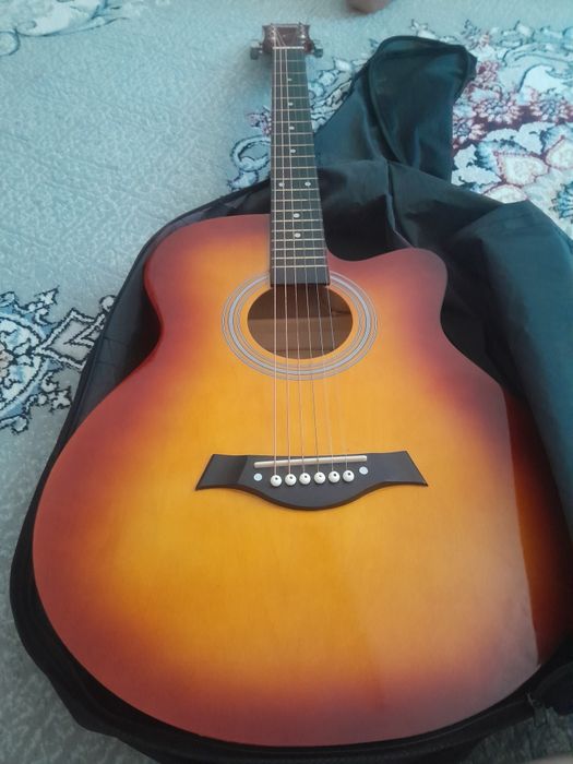 BELUCCI BC-4010 guitar