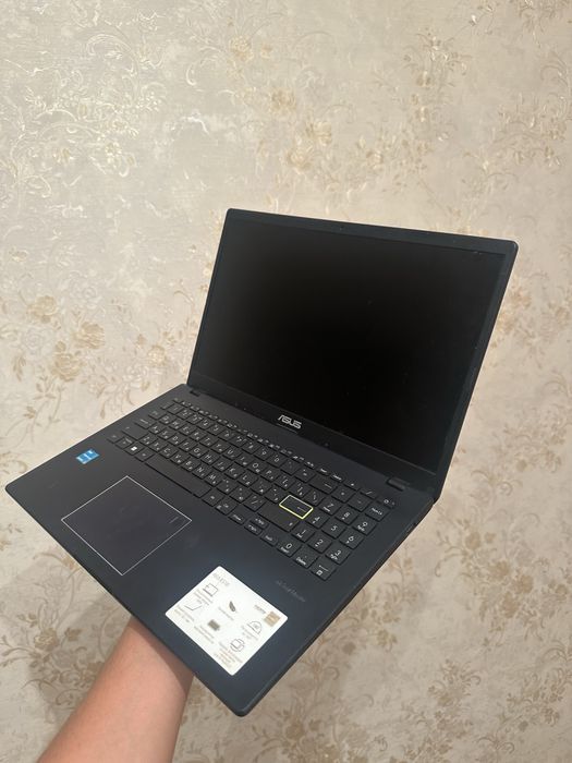 Asus E510, Intel Pentium, SSD 256