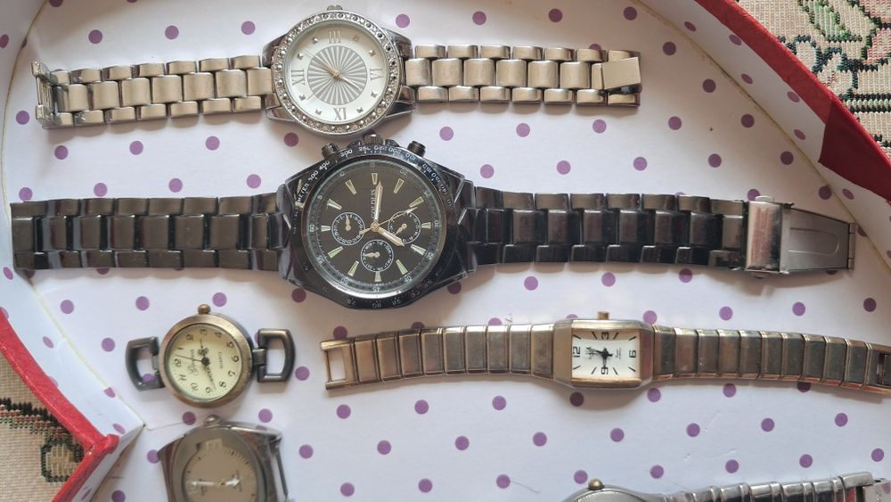 Часы наручные на запчасти