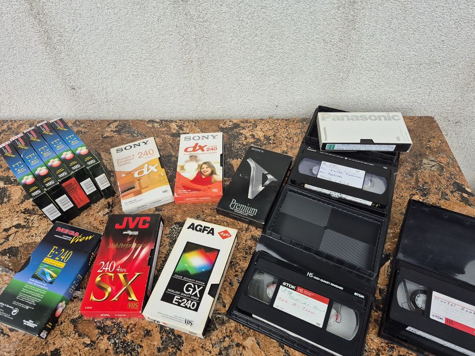 Vând colecție 15 casete originale,Sony,Agfa,Mega view 240 minute filme