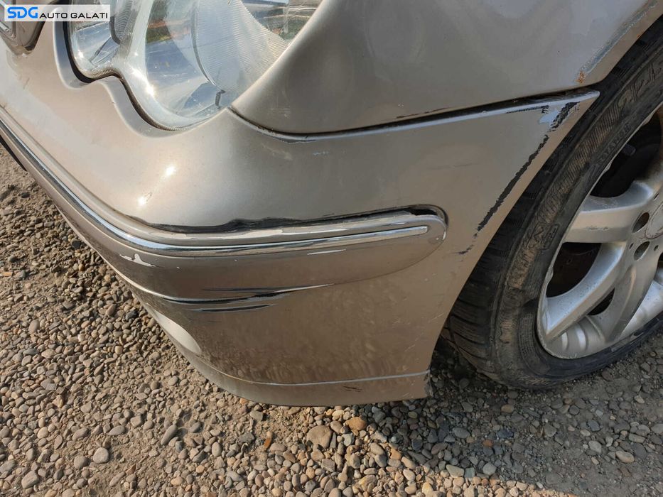 Bara Spoiler Fata cu Defecte Mercedes Clasa C Class W203 FL Facelift 2001 - 2007 Culoare 723 C723 [X4182]