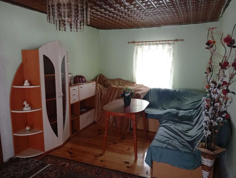 Двуетажна къща разположена в с.Динево,обл.Хасково