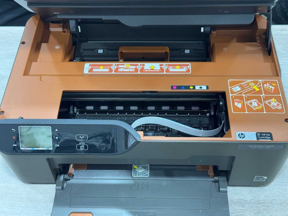 Принтер HP DeskJet 3520
