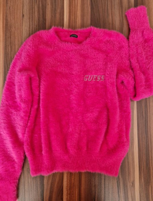 Пухкав пуловер Guess, тренчкот-сако на Desiqual