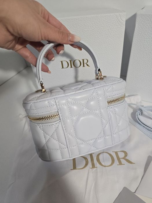 Налична чанта Dior Dioramour