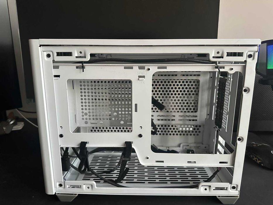 Корпус Cooler Master MasterBox NR200, Mini-ITX