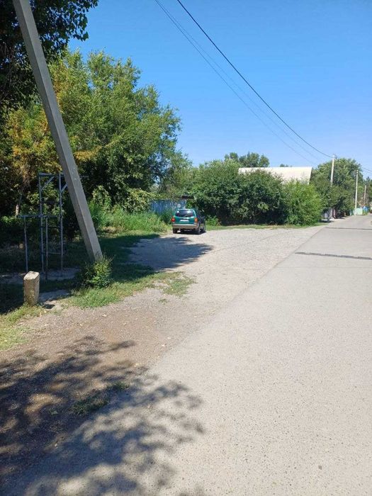 Продам участок в городе(торг)