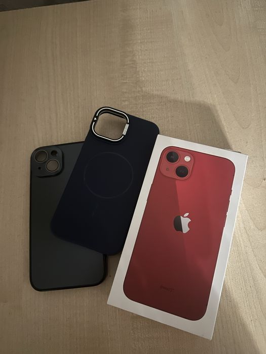 Iphone 13, красного цвета