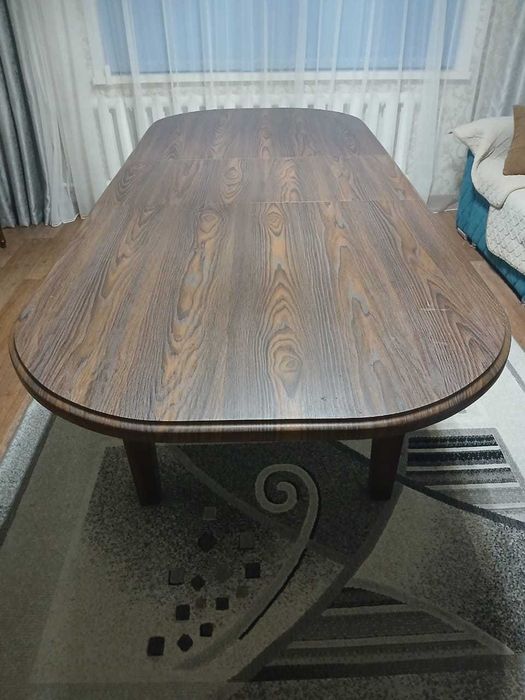 Продам стол для гостей