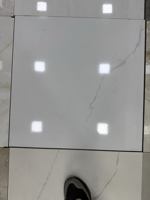 Glyansiviy va mattiviy keramagranit KAFELLAR optom narxda