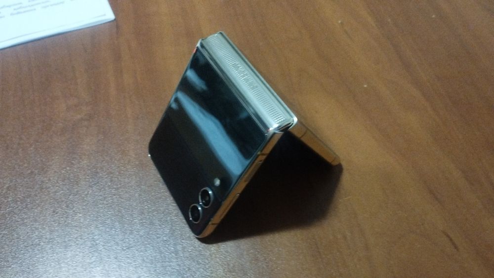 Самсунг W23 flip 256g.