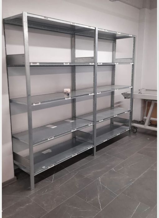 Rafturi metalice de arhiva