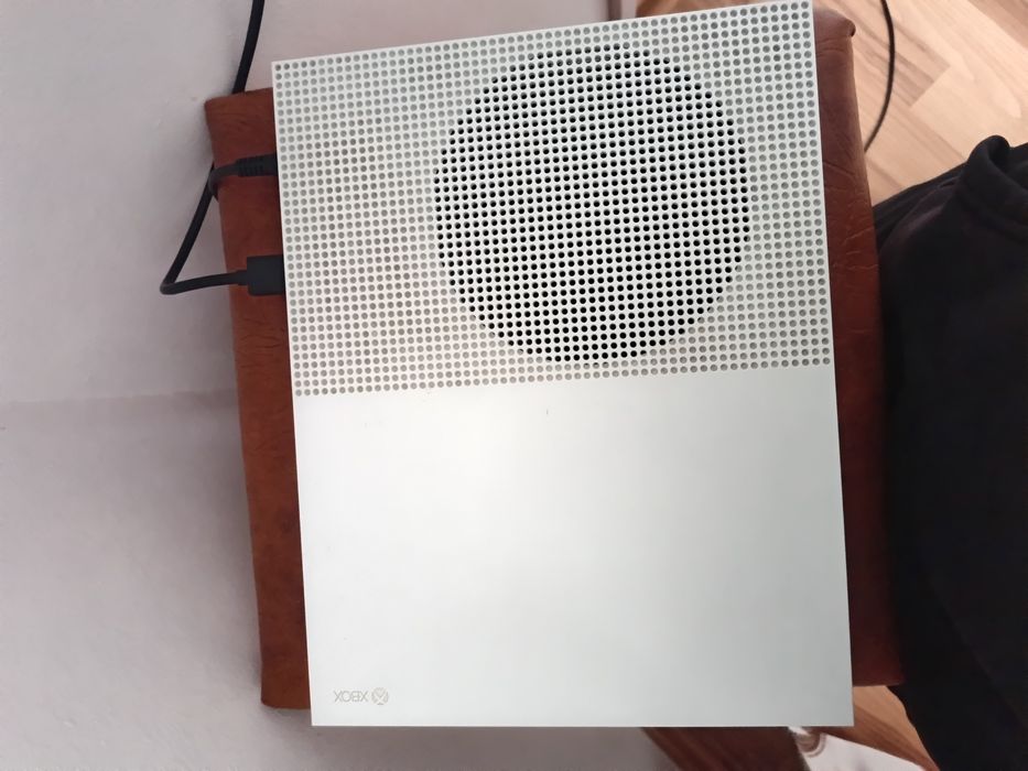 Xbox one s 1 t doua manete