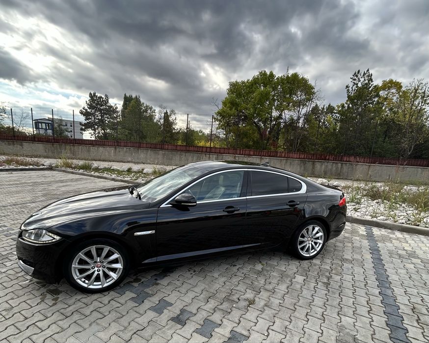 Jaguar XF Luxury