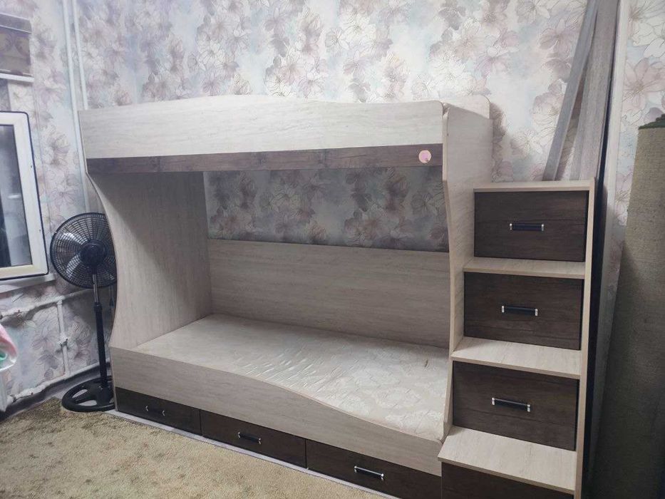 Продается двух ярусная кровать детская/подростковая