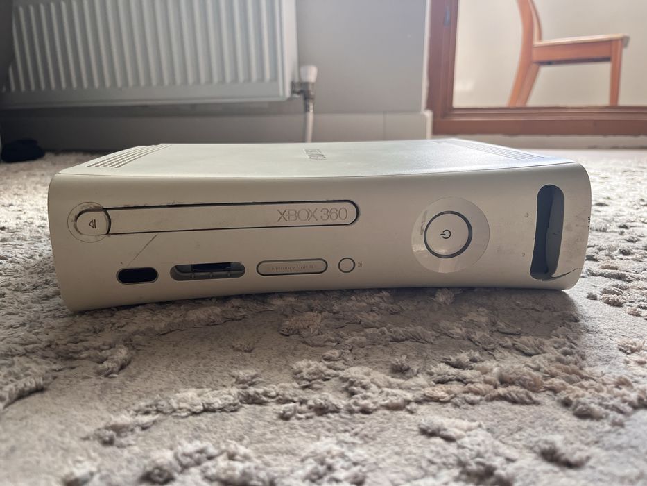 продаю Xbox 360 Fat