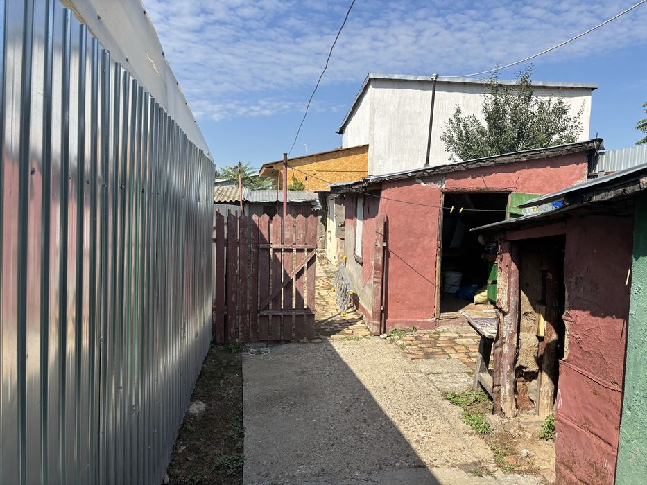Vand casa batraneasca in cartierul Brailita