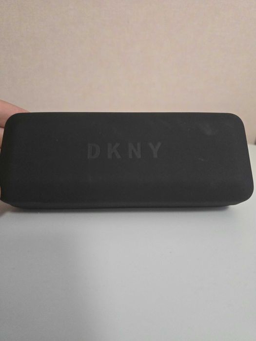 Дамски слънчеви очила DKNY