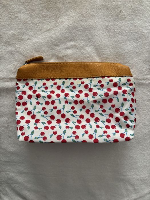 Несисер за гримове, размер 30х20х10