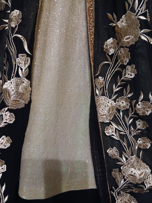 Продам платье праздничное