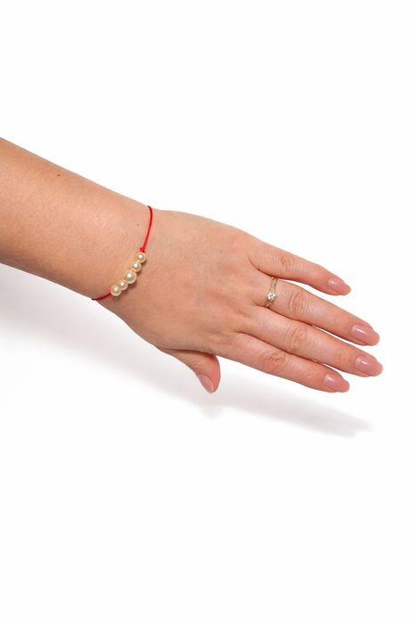 Brățară cu Perle Decorative și Șnur Roșu