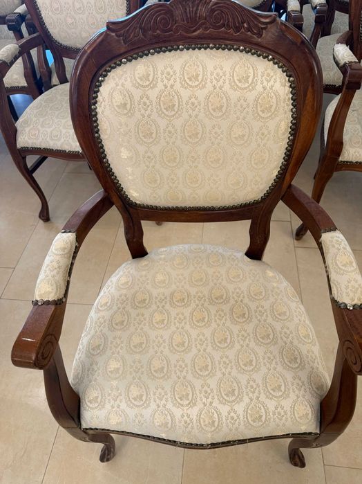 vand mobilier de lux  , restaurant 8 mese si 32 scaune