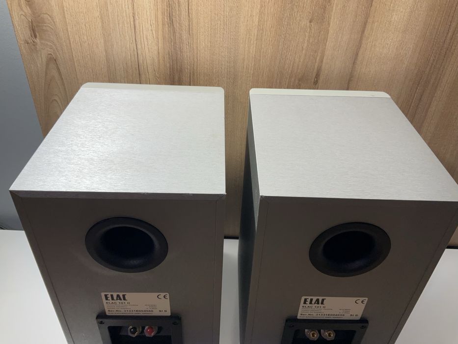 Букшелф колони Elac 101 II