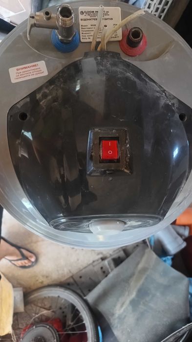 Продавам бойлер 80л