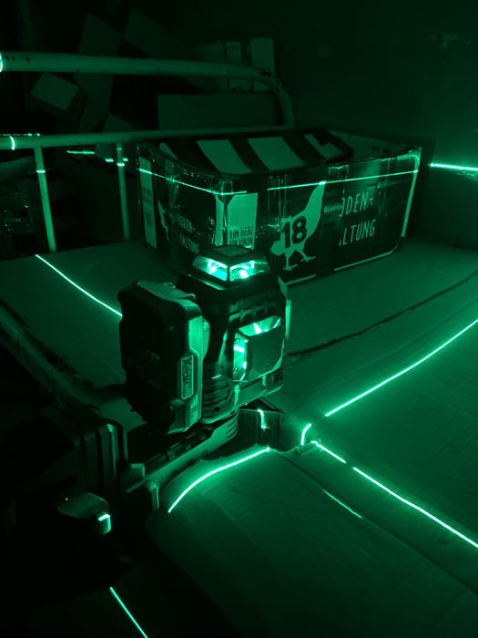 Nivela laser cu acumulator de 20v